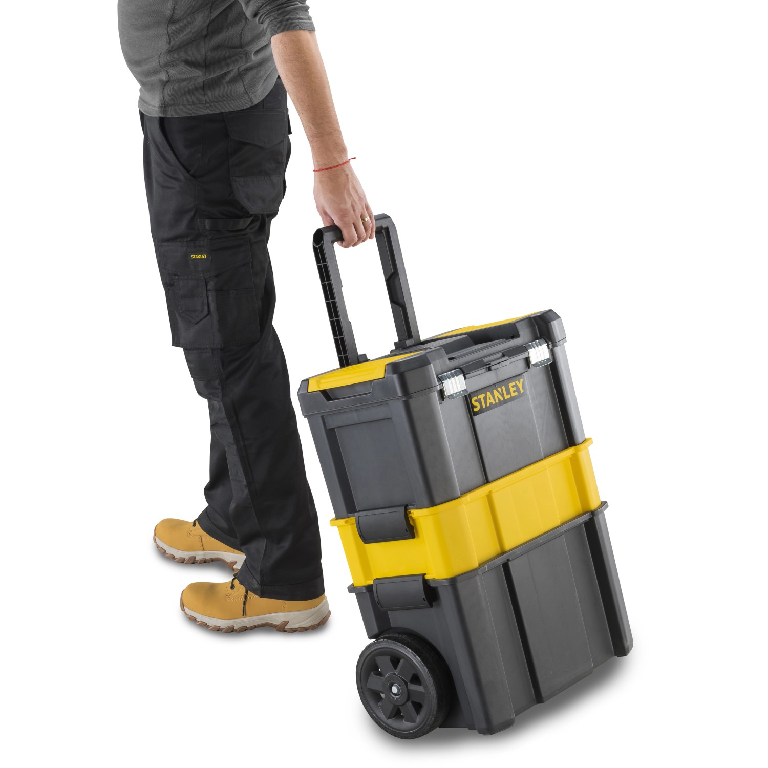 Stanley Rollende Werkstatt Essential STST1-80151 trainato da una persona. Carrello portautensili con manico telescopico.