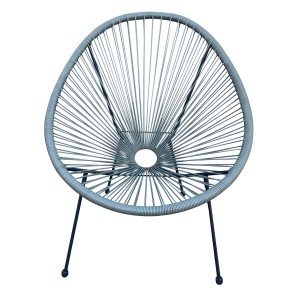 Sedia da giardino t.b.t. grigia con rivestimento in corda e struttura in metallo nero.