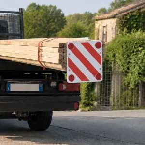 Cartello segnaletico carichi sporgenti