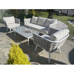 Set di mobili da giardino t.b.t. grigio con divano, poltrone e tavolo.