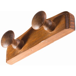 Appendiabiti in legno con due pomelli, accessorio da parete per ingresso o bagno.