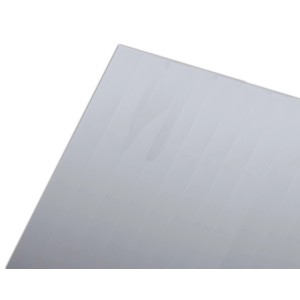 Lastra in plastica t.b.t. chiara e trasparente per coperture e altro.