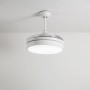 Ventilatore t.b.t. bianco con luce a soffitto.