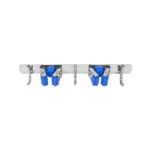 Supporto a parete in acciaio inox con supporti per attrezzi blu e ganci per utensili e attrezzature.