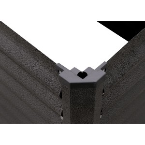 Dettaglio: Aiuola rialzata in metallo antracite, angolo con connettore.