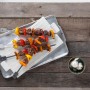 Set Char-Broil con supporto e 6 spiedini in acciaio inox, ideale per shashlik e kebab.