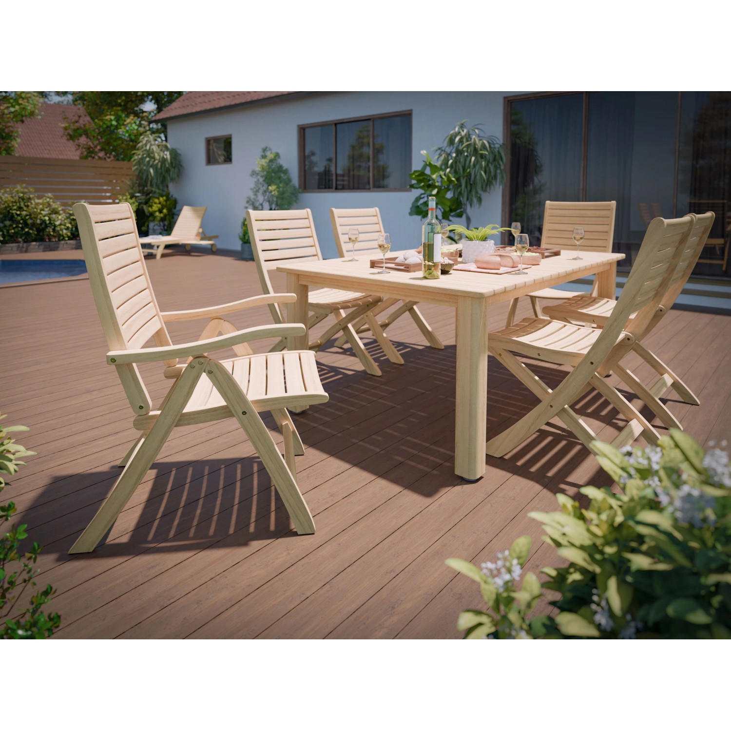 Sedia pieghevole Canston in legno regolabile con braccioli in finitura naturale su terrazza.