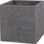 Vaso per piante quadrato t.b.t. grigio con superficie ruvida.
