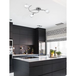 Plafoniera moderna con tre luci in cromo e bianco, adatta per spazi abitativi.