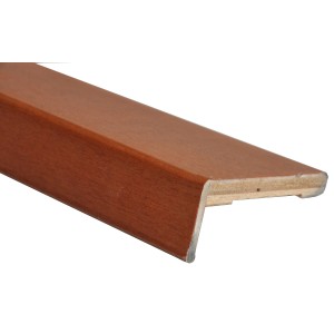 Profilo di soglia in legno marrone per porte interne.