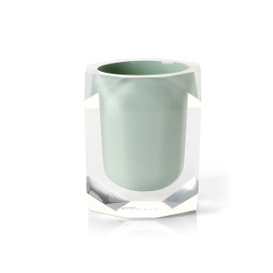 Moderno portaspazzolino t.b.t. verde menta in acrilico trasparente per il bagno.