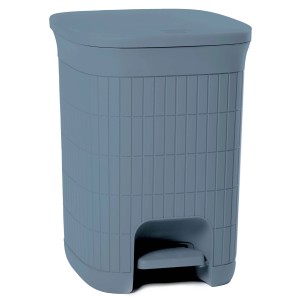 Cestino a pedale blu con coperchio e motivo a coste.