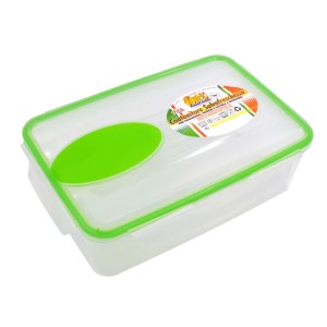Contenitore per alimenti con coperchio verde per la conservazione in cucina.