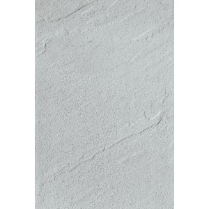 Piastrella in pietra naturale chiara con una leggera texture, adatta per interni ed esterni.