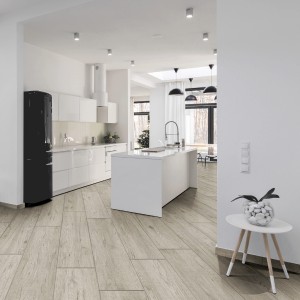Piastrelle per pavimenti chiare effetto legno in cucina moderna.