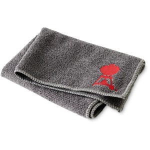 Panno in microfibra Weber grigio con logo barbecue rosso, ideale per pulire e lucidare la griglia.
