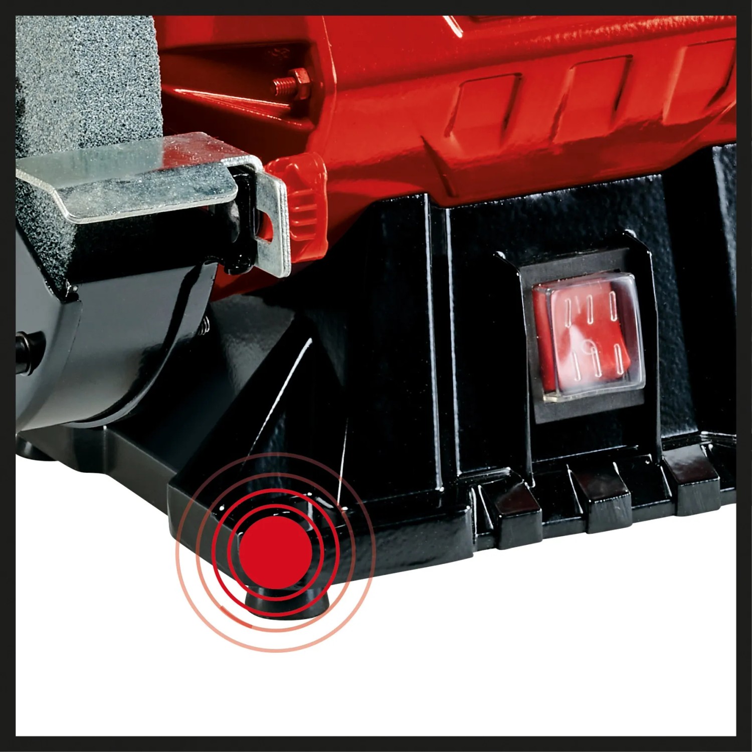 Dettaglio di Einhell TC-US 350: piede in gomma, interruttore, mola.