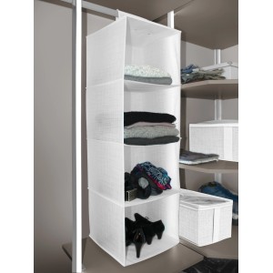Organizzatore sospeso bianco a 4 scomparti in armadio, riempito con vestiti e scarpe.