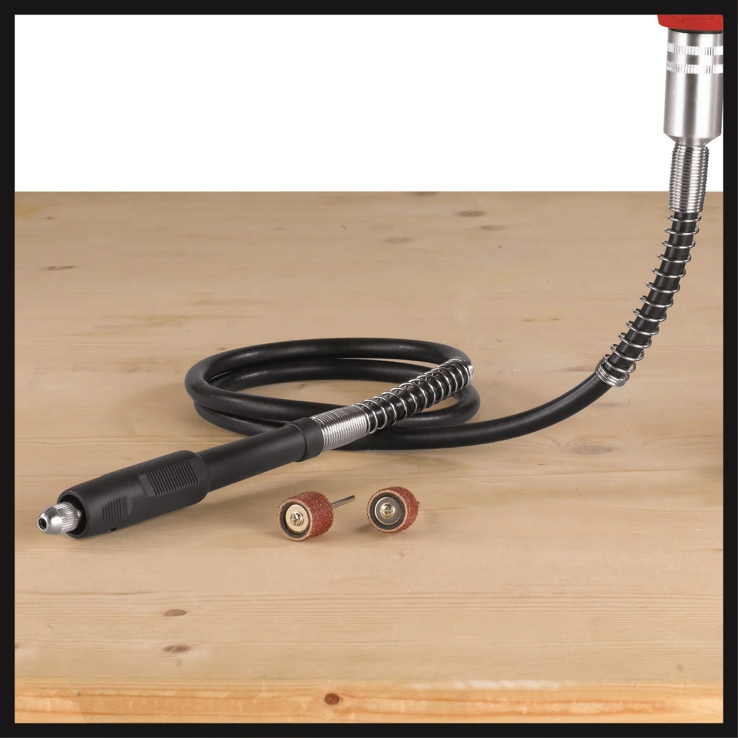 Einhell TC-MG 135 E utensile per levigatura e incisione con albero flessibile e accessori di levigatura.