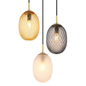 Lampada a sospensione moderna con tre paralumi in giallo, grigio e bianco. Ideale come Sospensioni.