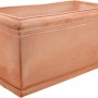 Fioriera rettangolare da esterno in terracotta.