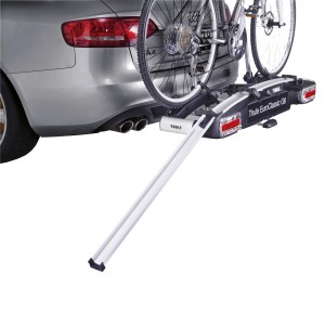 Rampa di carico Thule per portabiciclette EuroPower 915 su auto con bicicletta.
