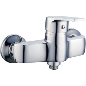 Miscelatore doccia t.b.t. cromato per montaggio a parete.