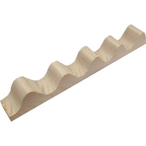 Listello profilato in legno con forma ondulata, adatto per membrane bituminose.