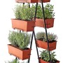 Colonna porta piante con fioriere multiple, ideale per erbe e fiori.