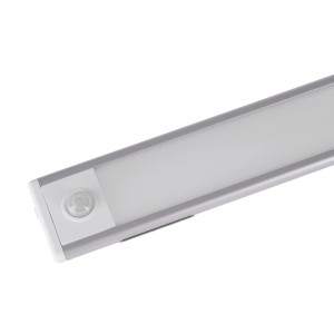 Lampada sottopensile LED Eglo Benasco argento 37 cm con sensore di movimento e fissaggio magnetico.