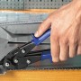 Cesoie per lamiera LUX Classic 240 mm tagliano la lamiera. Pinze con manico blu.