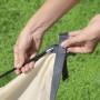 Dettaglio montaggio tenda parasole Bestway LAY-Z-SPA, accessorio per vasca idromassaggio.