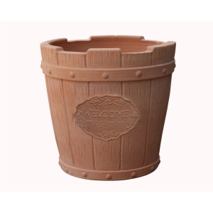 Vaso da fiori rustico in terracotta a forma di botte con scritta "Welcome my garden".