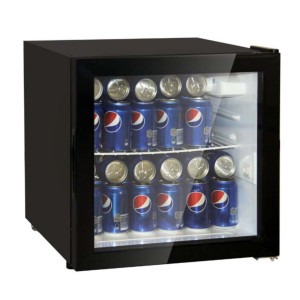 Frigorifero compatto nero per bevande con frontale in vetro, pieno di lattine.