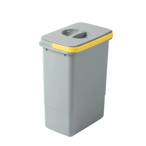 Pattumiera t.b.t. grigia con bordo giallo sul coperchio.