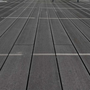 Piastrelle da esterno doga WPC easylife antracite 143x2000 mm