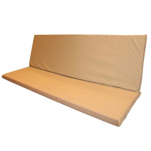 Cuscino da esterno beige t.b.t. per panca da giardino o lounge.