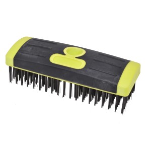 Piccola spazzola da giardino con setole nere e manico verde.