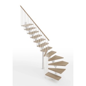 Scala interna t.b.t. con gradini in legno e ringhiera bianca.