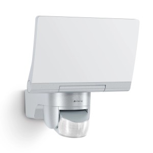 Lampada da parete per esterni a LED Steinel XLED Home 2 S argento con sensore di movimento.