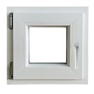 Finestra in PVC bianca, vista telaio senza vetro. Ideale per nuove costruzioni o ristrutturazioni.