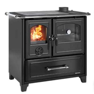 Stufa a legna nera t.b.t. con piano cottura e cassetto.