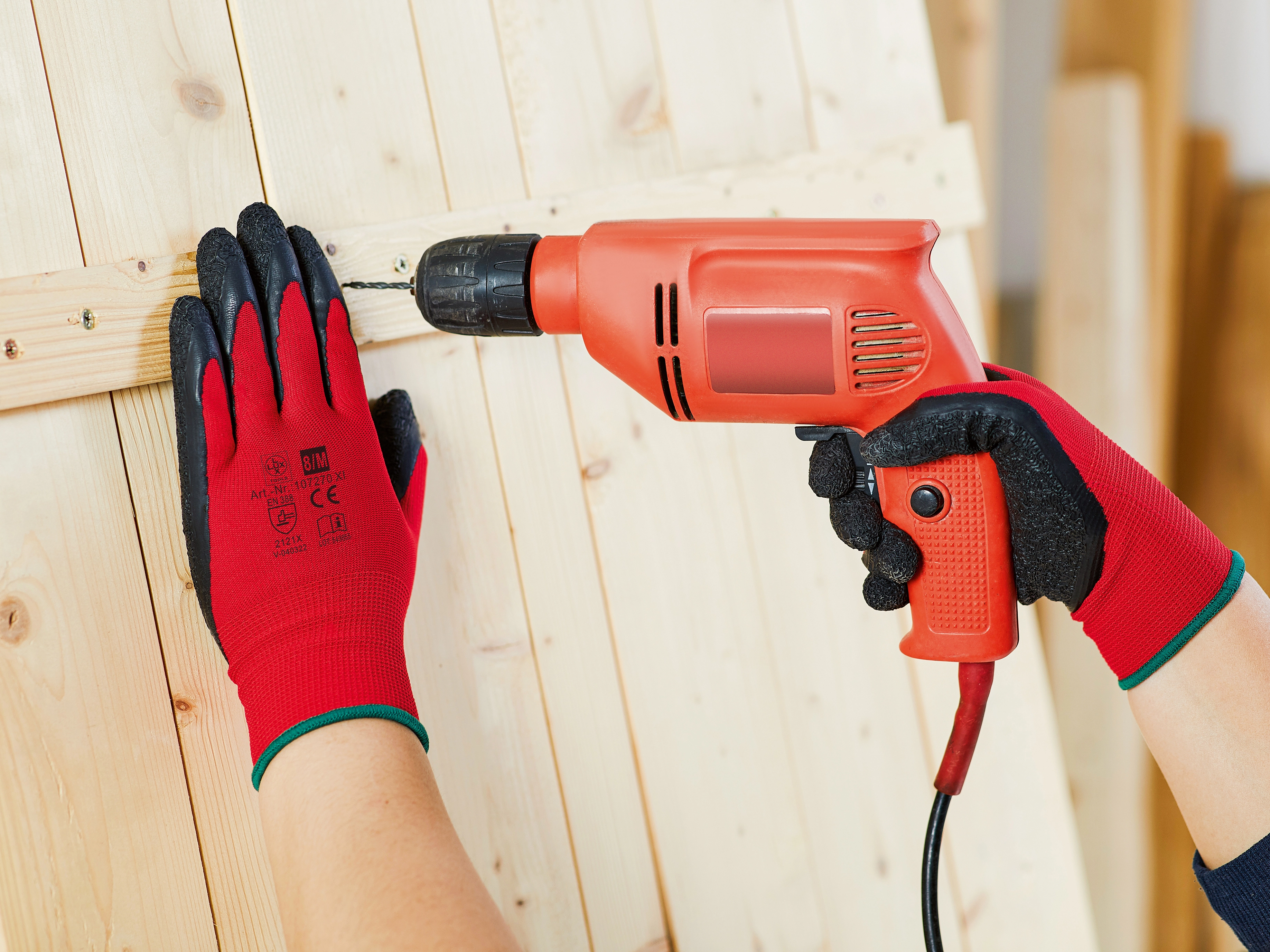 Guanti da lavoro in pvc rosso rivestiti internamente di cotone per agenti  chimici colorazione rosso - taglia unica