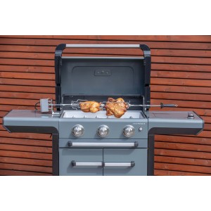 Grill a gas grigio con girarrosto e due polli, accessorio per barbecue.