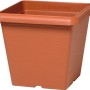 Vaso quadrato in terracotta, design classico per interni ed esterni.