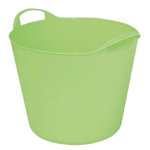 Vaschetta verde per la raccolta dell'acqua piovana con manici.