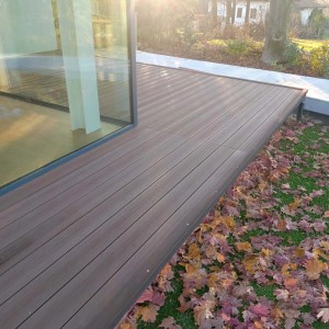 Piastrelle da esterno doga WPC easylife marrone 143x2000 mm