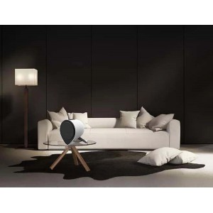 Termoventilatore elettrico t.b.t. su tavolo in soggiorno.