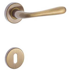 Set maniglia per porta t.b.t. effetto bronzo per interni.