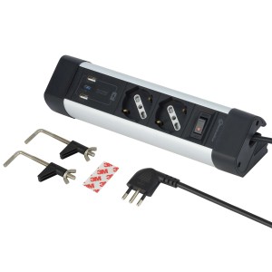 Multipresa t.b.t. con porte USB, accessori di montaggio e spina.